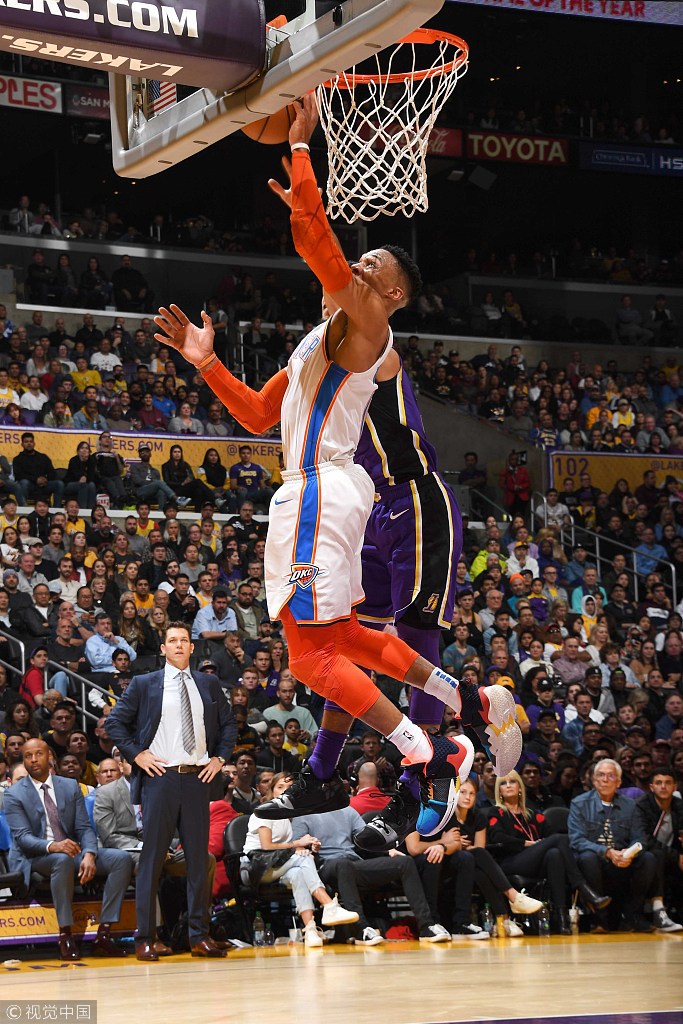 他在逆境中 他在逆境中