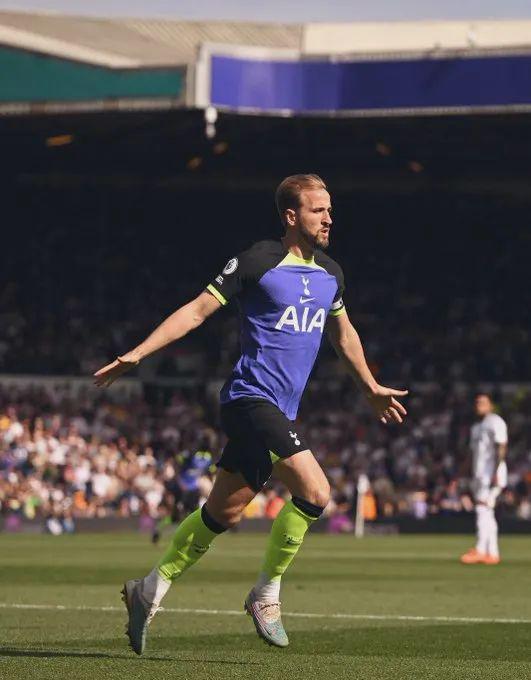 并持续发出 并持续发出